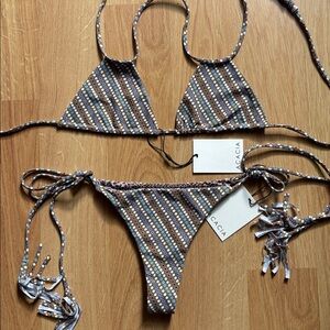 Acacia swimwear mizuki dotl lauie cannons top bikini set  M